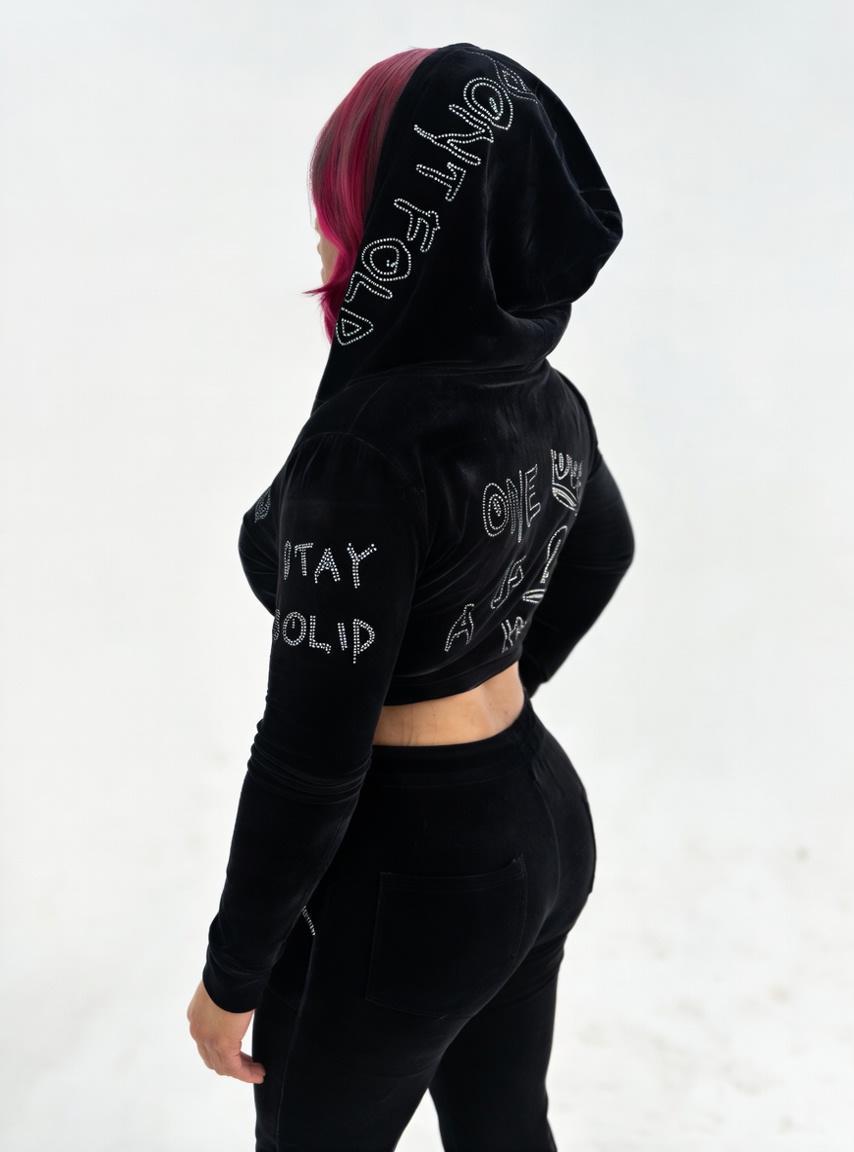 SIGNATURE BLACK VELVET SET
